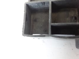 Renault Clio IV Soporte del parachoques delantero 620920254R