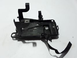 Volvo XC40 Staffa di montaggio della batteria 32219128