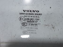 Volvo V70 Szyba drzwi przednich 8693974