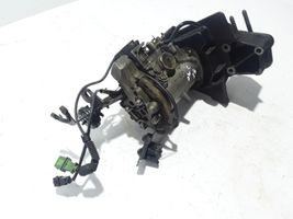 Volvo S40, V40 Polttoaineen ruiskutuksen suurpainepumppu 8448B260A