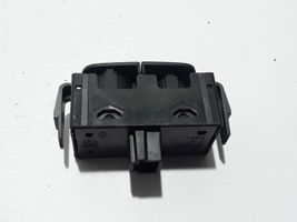 Opel Vivaro Hazard light switch 252100622R