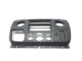 Opel Movano B Rivestimento del pannello 682600025R