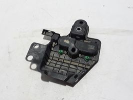 Volvo XC40 Staffa di montaggio del radiatore 32226494