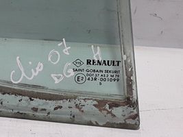 Renault Clio III Fenêtre latérale vitre arrière 8200427644
