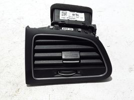 Renault Megane IV Kojelaudan sivutuuletussuuttimen kehys 687616296R