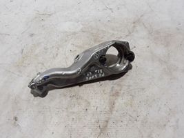 Peugeot 2008 II Staffa del cuscinetto di supporto dell’albero di trasmissione 9801150380