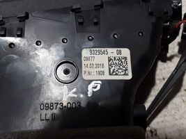 BMW 5 G30 G31 Kojelaudan sivutuuletussuuttimen kehys 9329545