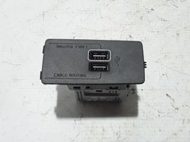 Volvo V60 Connettore plug in AUX 31407038