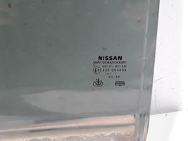 Nissan Pathfinder R51 Основное стекло задних дверей 82301EB33A