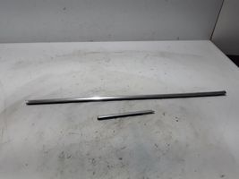 BMW 5 GT F07 Moulures des vitres de la porte avant 7196342