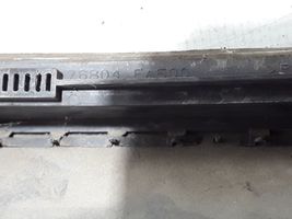 Nissan Pathfinder R51 Grill / Wlot powietrza błotnika przedniego 76804EA500