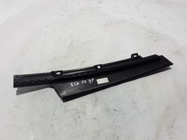 Volvo S60 Listwa / Uszczelka szyby drzwi przednich 32257390