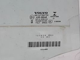 Volvo XC40 Vetro del finestrino della portiera posteriore 32244800