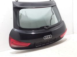 Audi A1 Tylna klapa bagażnika 8X3827023