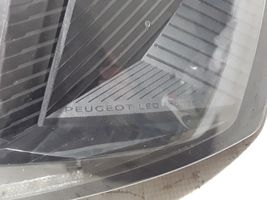 Peugeot 3008 II Luci posteriori 9836231180