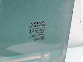 Volvo V70 Vitre de fenêtre porte arrière 30674334