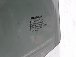 Nissan Qashqai Vetro del finestrino della portiera posteriore 823014ET0A