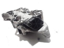 Mercedes-Benz CLS C218 X218 Support de filtre à huile 70362380