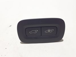 Volvo S90, V90 Takaluukun avauskytkimen painike/kytkin 31427330