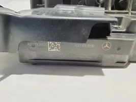 Mercedes-Benz EQC Priekšpusē slēdzene A0997206801