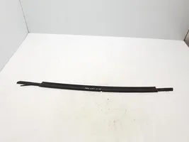 Mazda CX-3 Rivestimento modanatura del vetro della portiera anteriore D10E50640