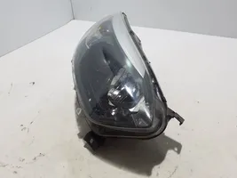 Renault Captur Lampa przednia 260105066R