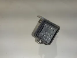 Volvo C30 Glow plug pre-heat relay 30785663