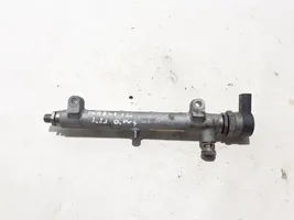 Volkswagen Touareg II Kraftstoffverteiler Einspritzleiste Verteilerrohr 057130090