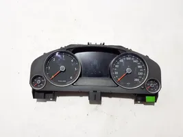 Volkswagen Touareg II Speedometer (instrument cluster) 7P6920881N