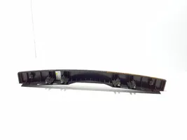 Volkswagen Touareg II Rivestimento laterale del portellone posteriore/bagagliaio 7P6861792A