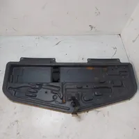 BMW 5 E39 Boîte à outils 711111806810