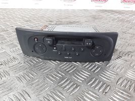 Renault Megane I Panel / Radioodtwarzacz CD/DVD/GPS 8200057673