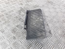 Volkswagen Tiguan Foot rest pad/dead pedal 5Q1864777
