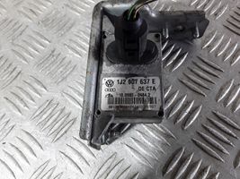 Volkswagen Golf IV ESP (elektroniskās stabilitātes programmas) sensors (paātrinājuma sensors) 1J2907637E