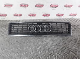 Audi A6 S6 C5 4B Grotelės viršutinės 4B0853651