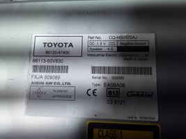 Toyota Prius (XW30) Panel / Radioodtwarzacz CD/DVD/GPS 8612047400