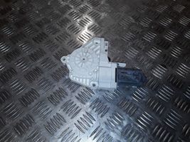 Audi Q7 4L Galinis varikliukas langų pakėlėjo 8K0959801A