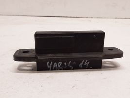 Toyota Yaris Przełącznik / Przycisk otwierania klapy bagażnika 0506E3D