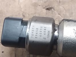 Toyota Avensis T250 Regolatore di pressione del carburante 8945860010