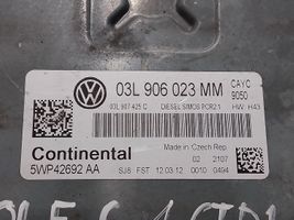 Volkswagen Golf VI Calculateur moteur ECU 03L906023MM