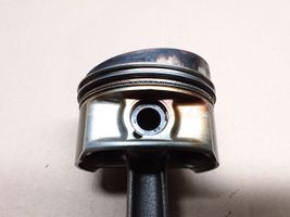 Volkswagen Golf V Piston avec bielle 021E