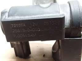 Toyota Avensis T270 Tyhjiöventtiili 258190R010