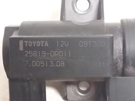 Toyota Avensis T270 Tyhjiöputki 258190R011