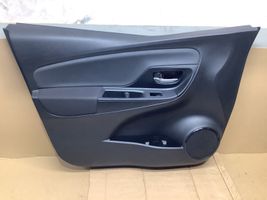 Toyota Yaris Boczki / Poszycie drzwi przednich 677640D130