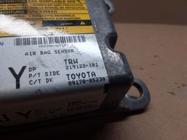 Toyota Avensis T270 Oro pagalvių valdymo blokas 8917005230