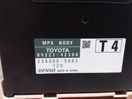Toyota RAV 4 (XA40) Modulo fusibile 8273042811