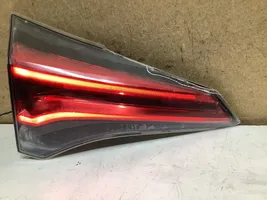 Toyota RAV 4 (XA40) Lampy tylnej klapy bagażnika 8159042031