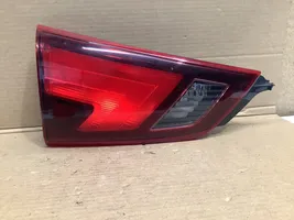 Nissan Rogue Luces portón trasero/de freno 22623756