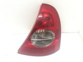 Renault Clio II Aizmugurējais lukturis virsbūvē 8200071414