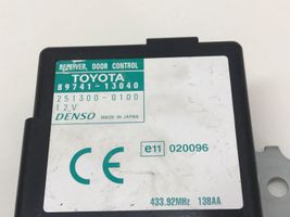 Toyota Corolla Verso E121 Centrālās atslēgas vadības bloks 8974113040